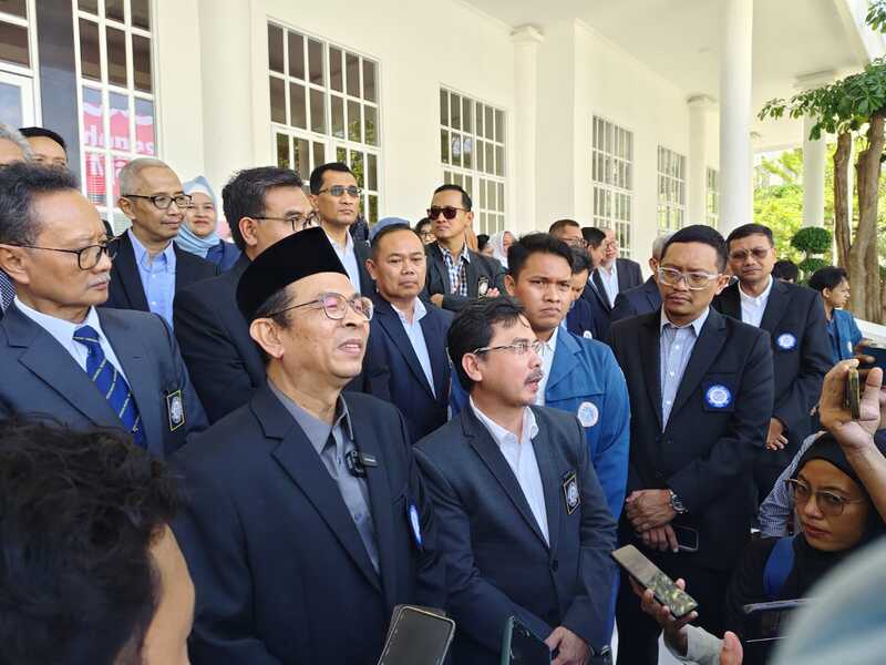 Unair Serukan Aksi Damai dan Desak Pemerintah Evaluasi Penegakan Hukum 2 Aksi damai Unair.