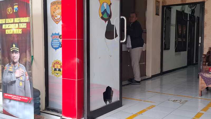 13 Pemuda Resmi Tersangka Perusakan Pos Polisi Pakisaji dan Kepanjen, Satu Orang Wajib Lapor 1 Perusakan pos polisi.