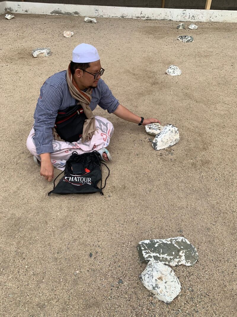 Berziarah ke Makam Mbah KH Maimoen Zubair di Makkah yang Ternyata Begitu Populer (20) 4 Makam Mbah Maimoen Zubair di Makkah.