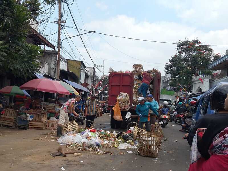Pedagang Pasar Kebalen Malang.