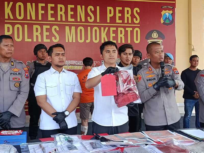 Bunuh Korban dengan Sadis, Pelaku Mutilasi Mojokerto Ternyata Pernah Jadi Tukang Jagal 1 Pelaku mutilasi Mojokerto.