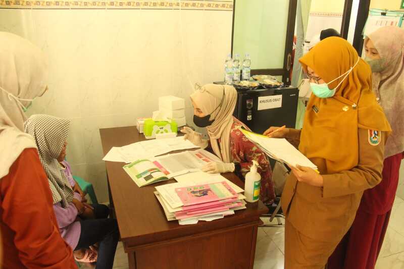 Tingkatkan Layanan, Tim Ahli Dampingi Ibu Hamil dan Balita Risti di Puskesmas Merakurak Tuban 2 Ibu hamil Tuban.