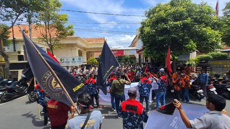Demo PN Tuban.