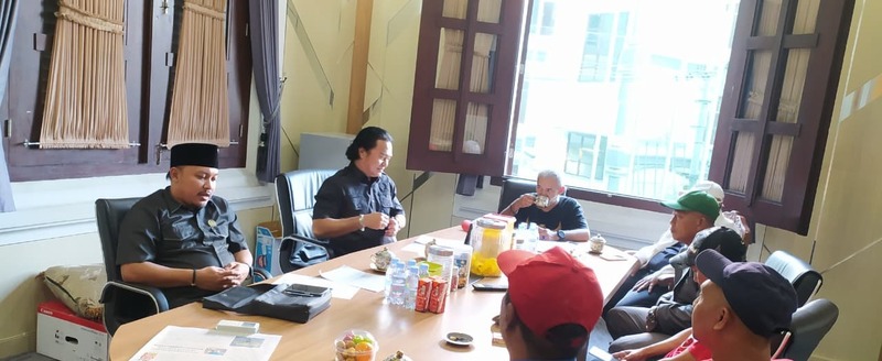 Tolak Bus Trans Jatim, Sopir Angkot Audiensi bareng DPRD Kota Malang Tuntut Kesejahteraan 1 DPRD Kota Malang.