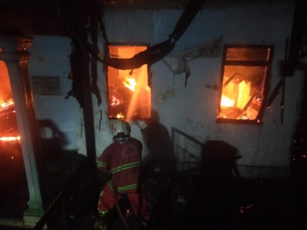 Kebakaran Kantor KUD di Beji Pasuruan, Kerugian Capai Ratusan Juta Rupiah 1 Kantor KUD.