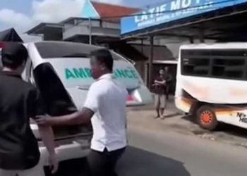 Ambulans di Tuban.