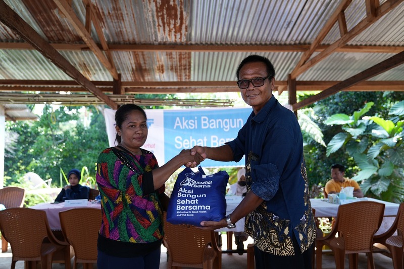 TBIG Permudah Layanan Kesehatan Warga Papua, Petugas Edukasi Cegah TBC dan Cara Hidup Sehat 2 TBIG di Jayapura.