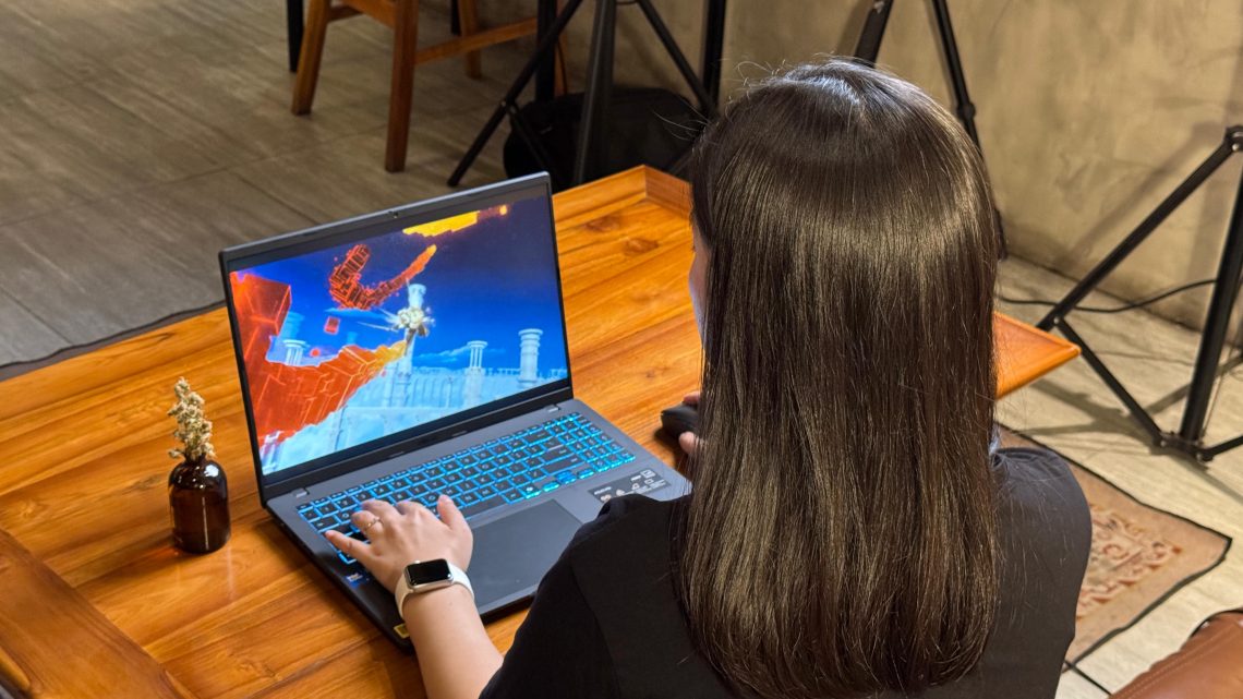 ASUS Gaming V16