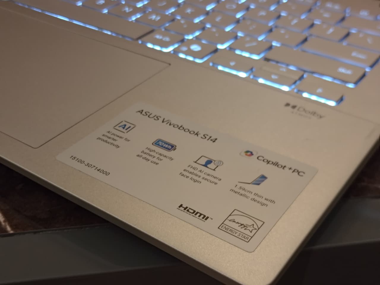 ASUS Vivobook S14 OLED Laptop AI dengan Baterai Awet 3 ASUS Vivobook S14 OLED