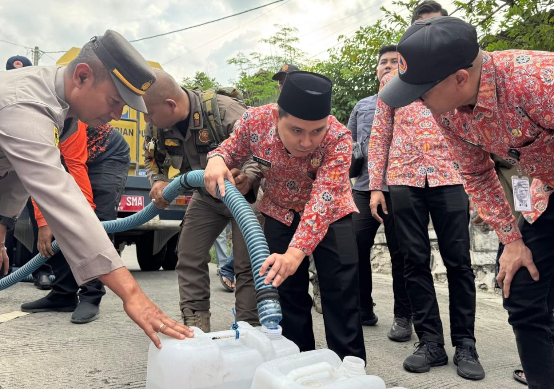 Bantuan Pangan Untuk 3 Desa Langganan Kekeringan di Mojokerto 1 Droping Air