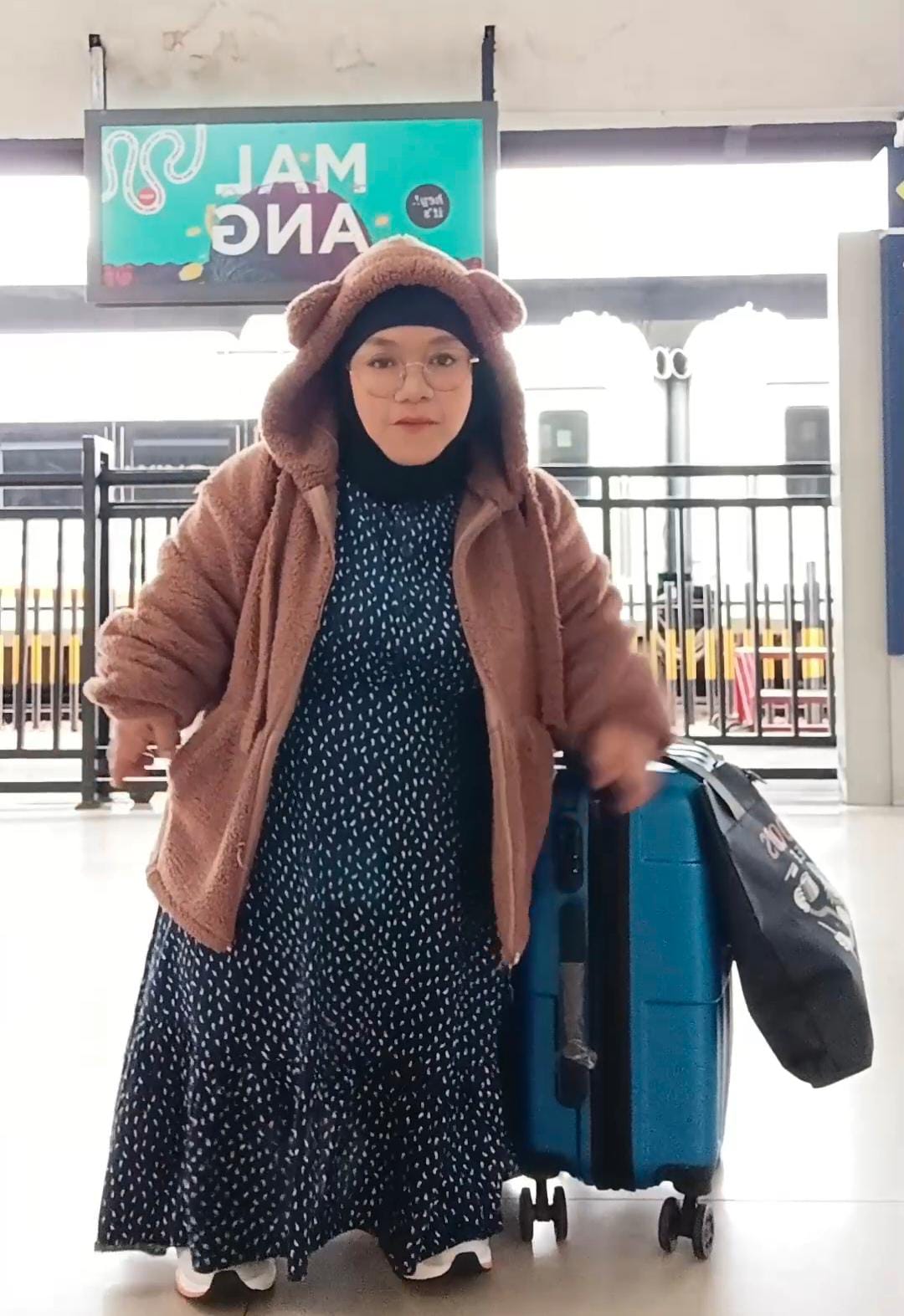 Nikmati Vibes 'Bandara' Stasiun Malang, Naik KA Jayabaya Lewati Skybridge Estetik (2) 2 Stasiun Malang 1