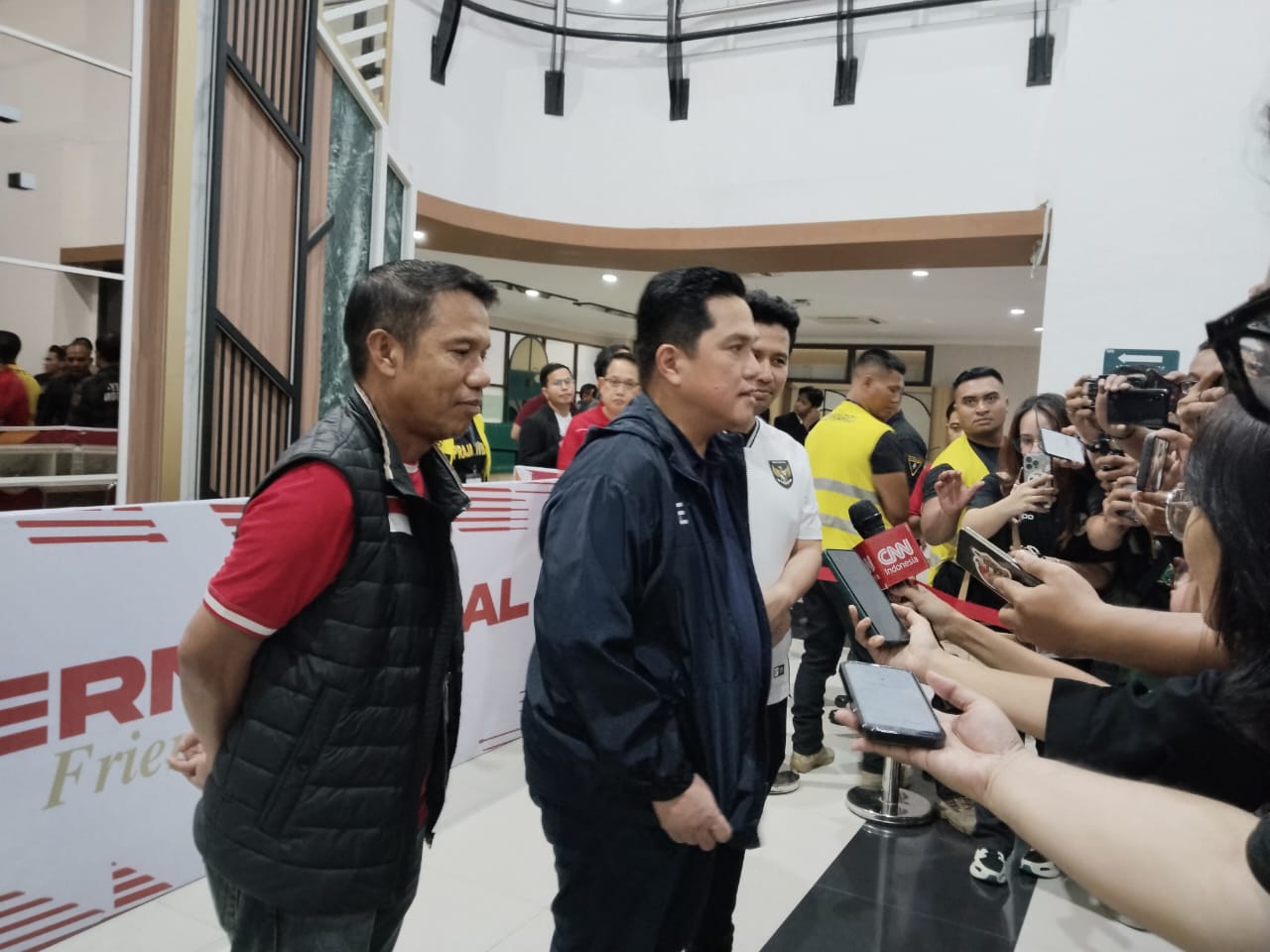Erick Tohir Apresiasi Suporter dan Aparat Antusias Dukung Tim Garuda di GBT 2 Tim Garuda