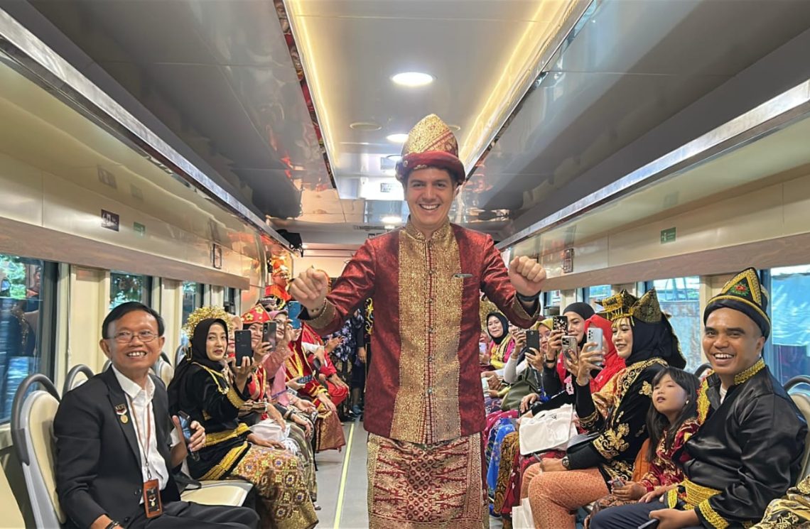 tugujatim fashion show