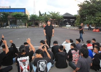 Konvoi Pemuda Atribut Perguruan Silat