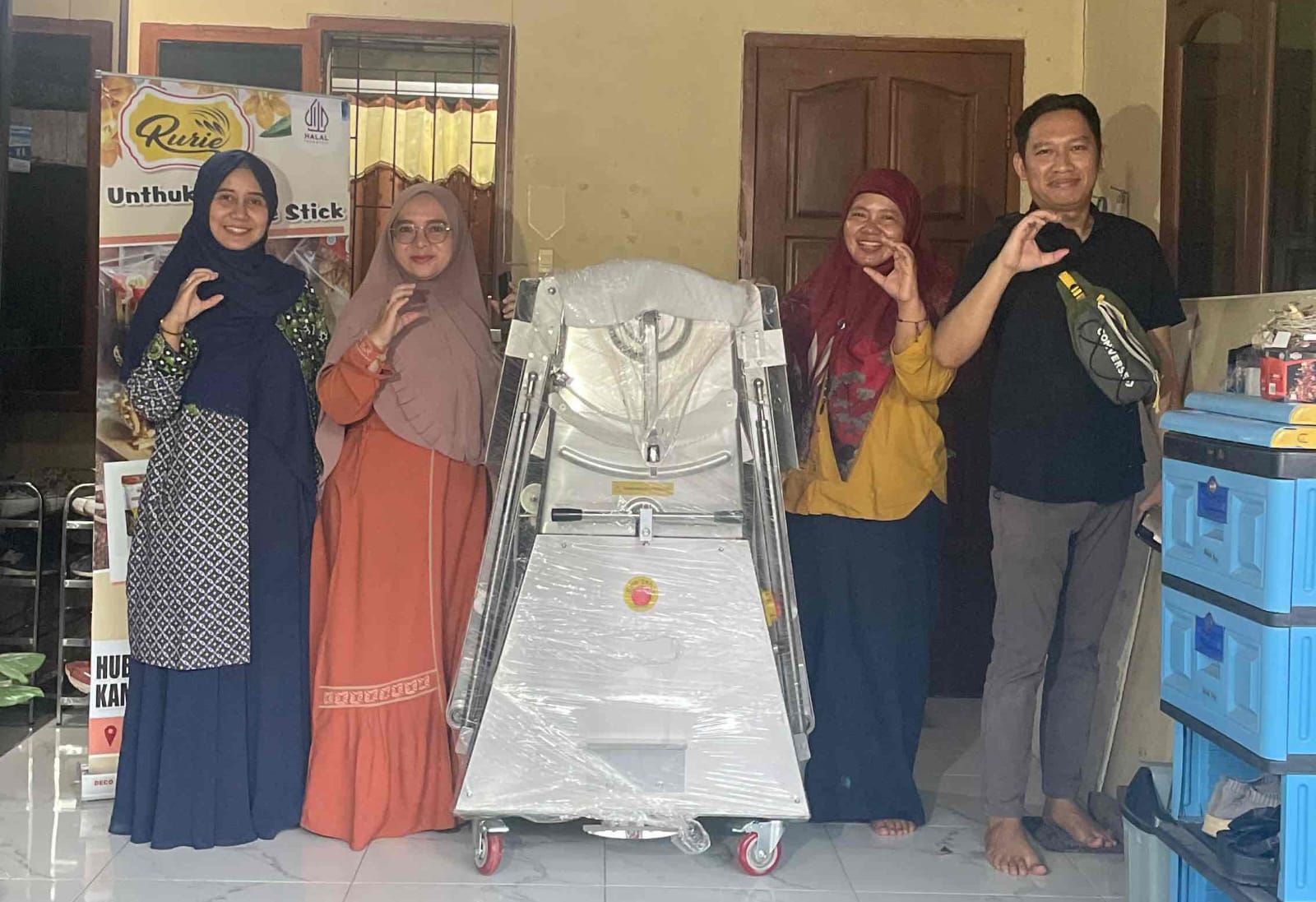 Dukung UMKM Kota Malang, Tim Pengabdian DPPM 2025 UM Gandeng Rurie Snack Tingkatkan Diversifikasi Produk Lewat Teknologi Mesin DivMac 2 UM