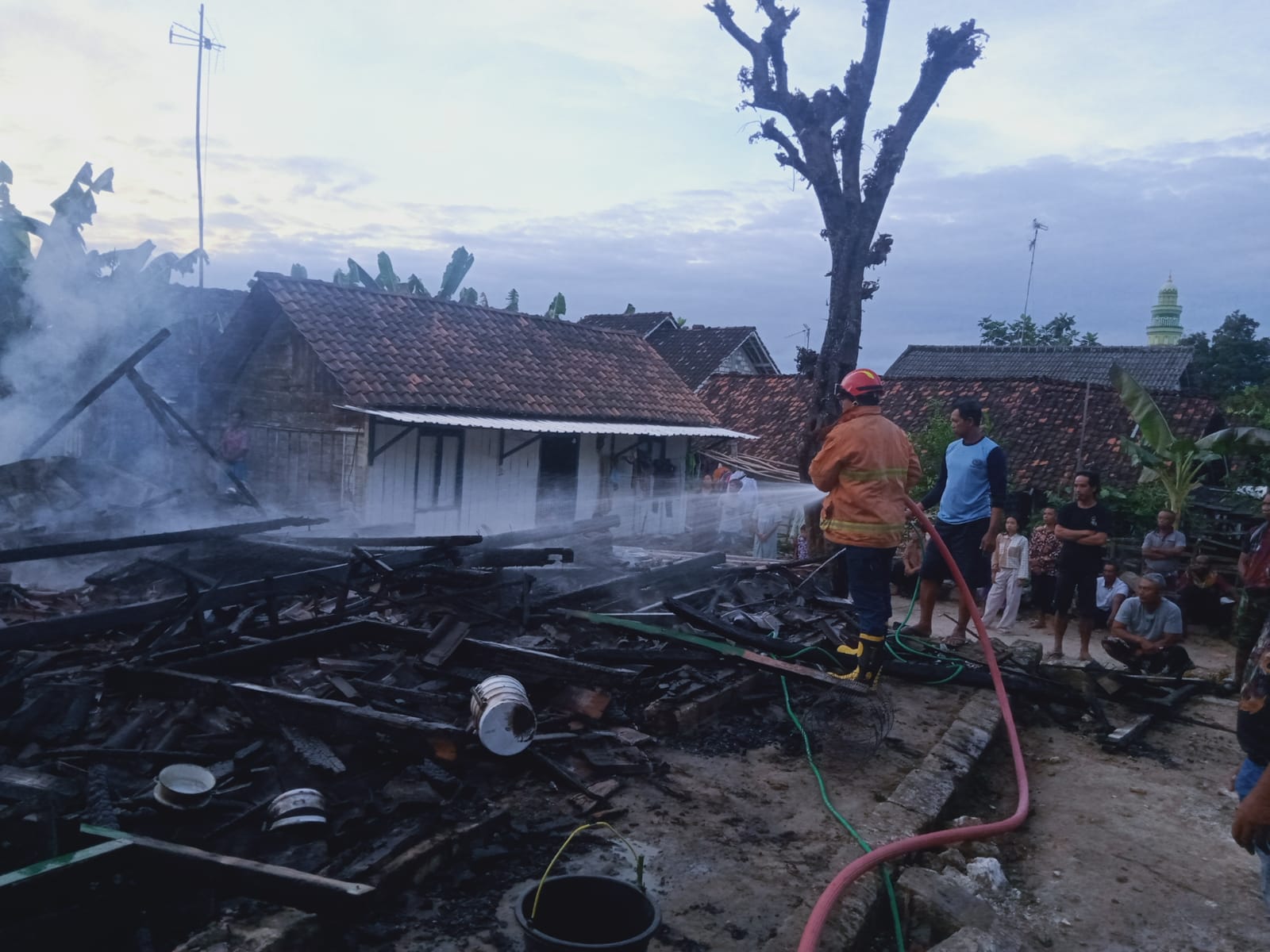 Kebakaran Rumah Kamsirah 1