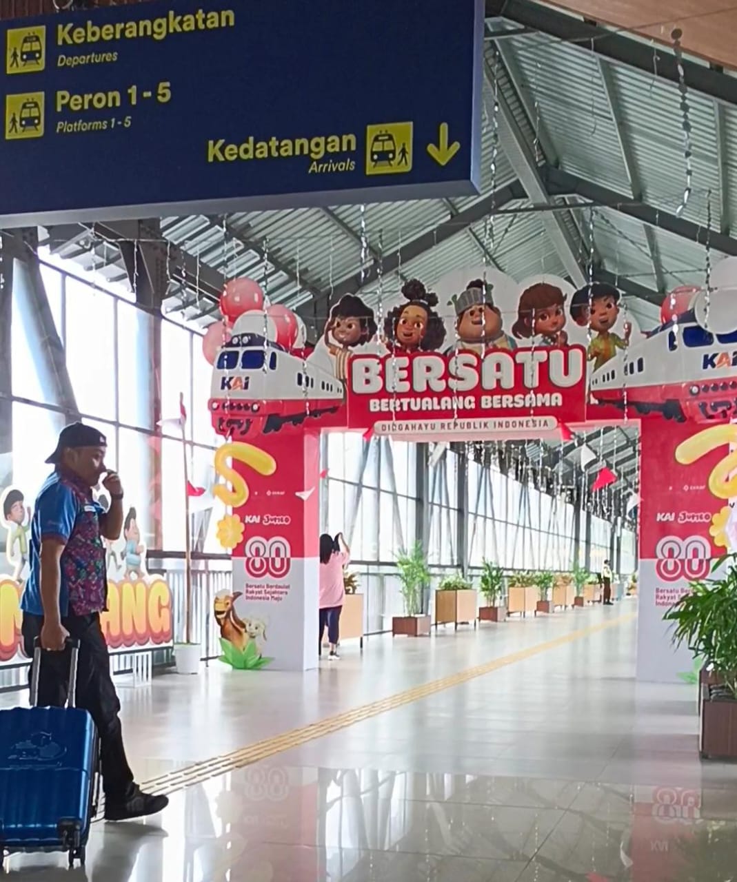 Nikmati Vibes 'Bandara' Stasiun Malang, Naik KA Jayabaya Lewati Skybridge Estetik (2) 1 Stasiun Malang