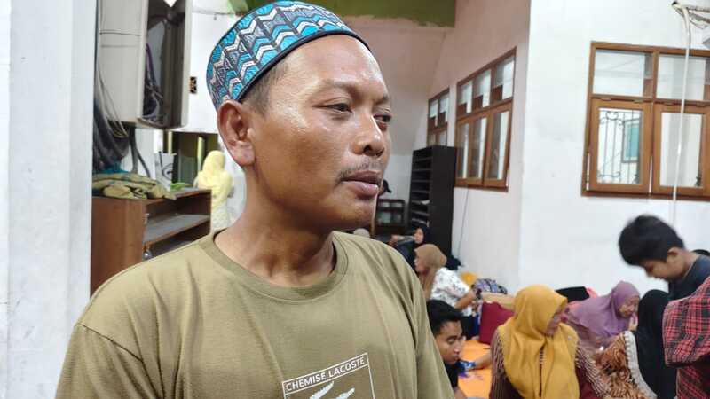 Harapan Tak Padam, Keluarga Santri Menanti Penemuan Korban Ponpes Al-Khoziny di Bawah Reruntuhan 1 Korban Ponpes Al-Khoziny.