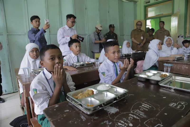 SPPG Perdana di Selatan Jember Resmi Beroperasi, Gus Fawait: Perputaran Ekonomi Sampai Pelosok Desa 2 SPPG Jember.