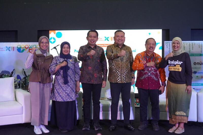 Gus Fawait raih Mohamad Syafei Awards.