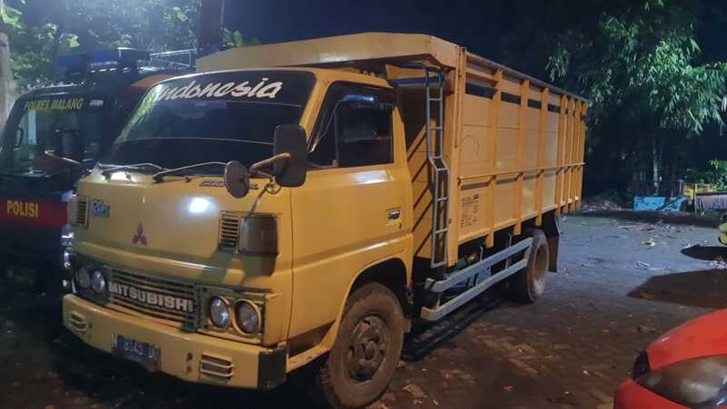 Perempuan terbakar di Gedangan.