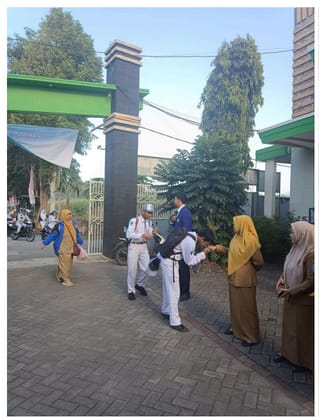 Mahasiswa UM di SMAN 1 Gondanglegi.