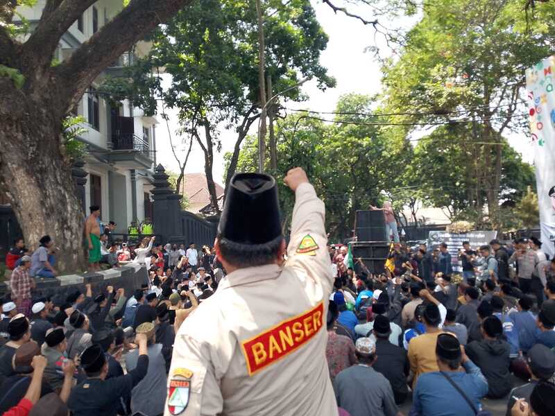 Demo santri di Kota Malang.