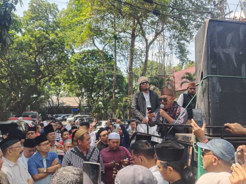 Demo santri di Malang.