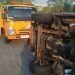 Elf di Tol Jombang-Mojokerto Oleng, Puluhan Orang Luka-Luka 8 Tol Jombang-Mojokerto.