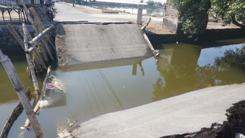 Jembatan Tambak Cemandi Sidoarjo.