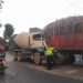 Truk Molen Tabrak Truk Mogok di Wonorejo Pasuruan, Satu Korban Luka-Luka 8 Truk molen.