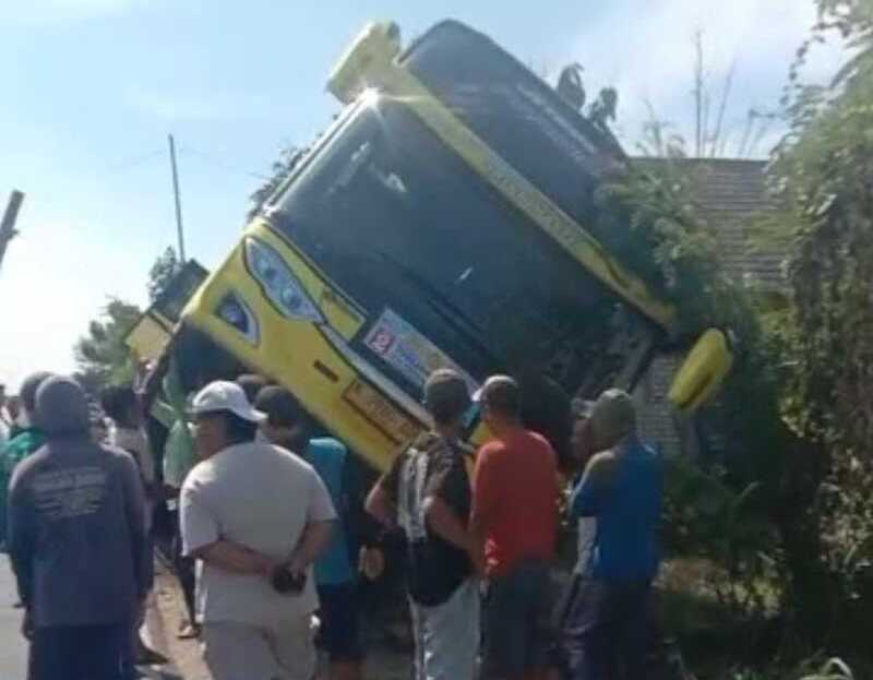 Kecelakaan Bus Subur Jaya di Tuban.