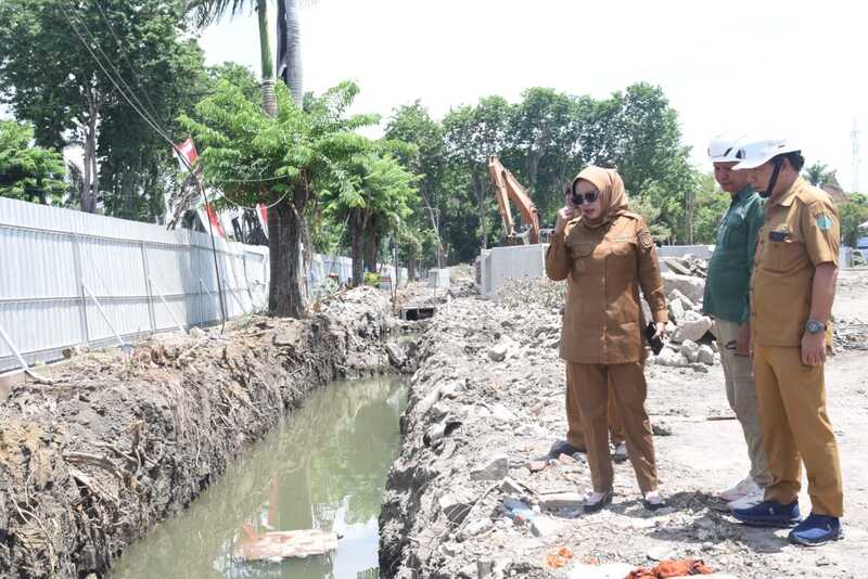 Sidak Progres Revitalisasi Alun-Alun Sidoarjo, Wabup Minta Proyek Selesai sesuai Kontrak 2 Alun-alun di Sidoarjo.