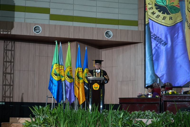 Guru besar baru Unej.