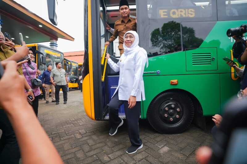 Hadiah Hari Santri dari Khofifah: Trans Jatim Gratis Sehari 2 Trans Jatim di Surabaya.