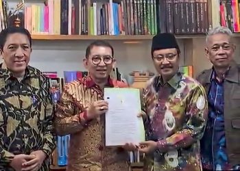 Pahlawan nasional.