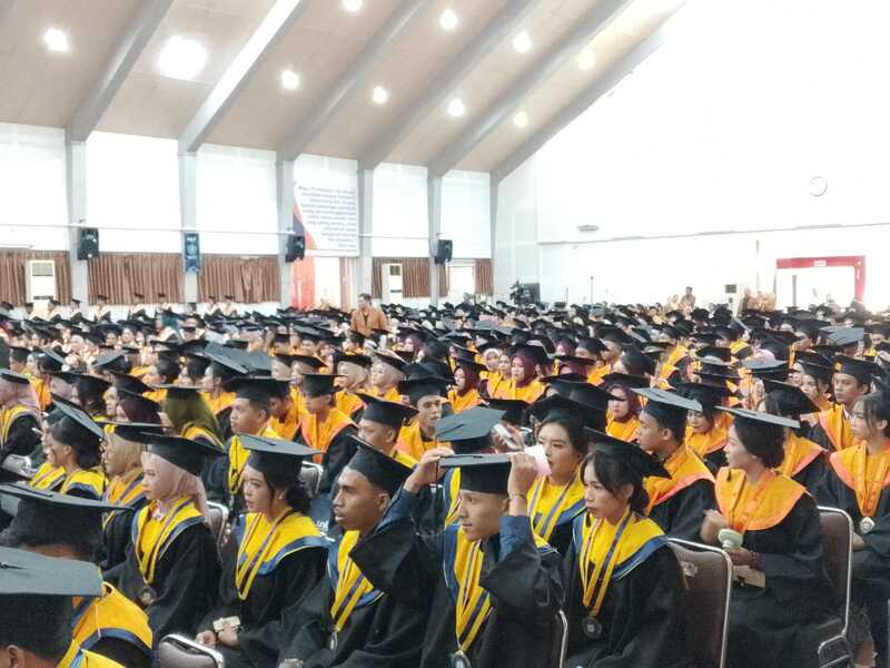 Wisudawan di Unikama.