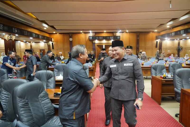 Pemkab Sidoarjo Dukung Raperda Fasilitasi Pesantren, Bupati Subandi Percepat Kolaborasi dengan DPRD 1 Raperda Fasilitasi Pesantren.