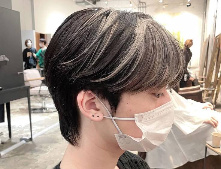 6 Rekomendasi Highlight Rambut Pria Terbaik bak Oppa Korea, Ganteng Banget! 2 WhatsApp Image 2025 10 28 at 15.03.43
