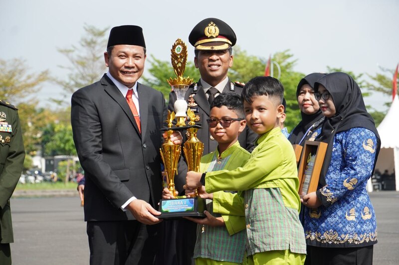 Bupati Sidoarjo Gelorakan Kembali Semangat Perjuangan di Hari Sumpah Pemuda 3 WhatsApp Image 2025 10 28 at 17.17.05 2 1