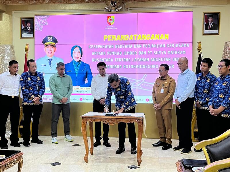 Rute Penerbangan Jember-Jakarta Kembali Dibuka, Pemkab dan PT Surya Mataram Sepakat Perpanjang Operasional 1 Penerbangan Jember-Jakarta.