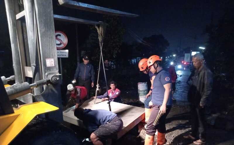 Hujan Intensitas Tinggi, Jalan Penghubung Desa di Singosari Malang Ambles 2 Jalan penghubung di Singosari.
