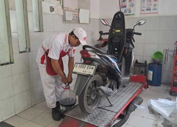 Motor mogok di Tuban.