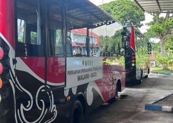 Bus Trans Jatim.