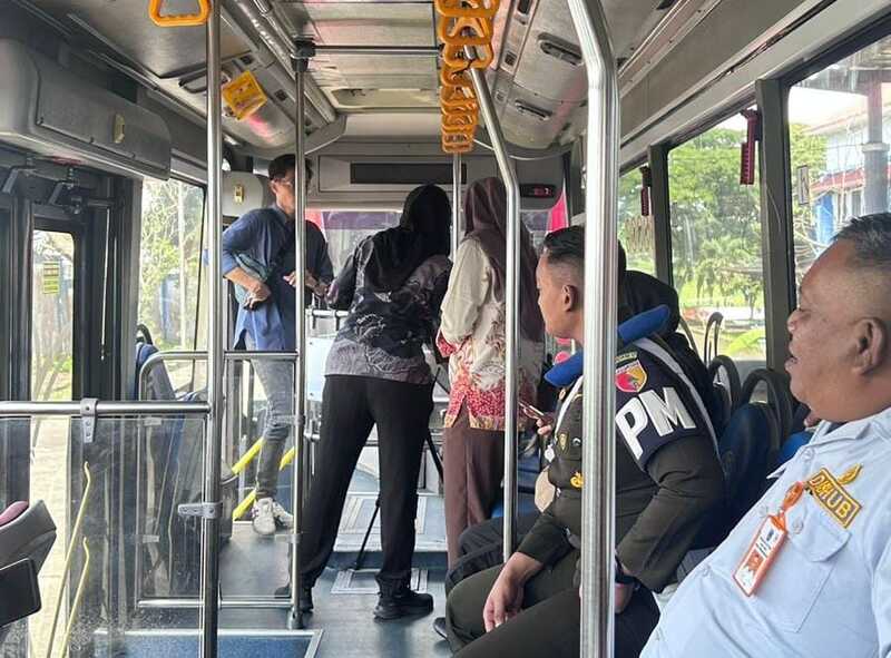 Bus Trans Jatim di Malang.