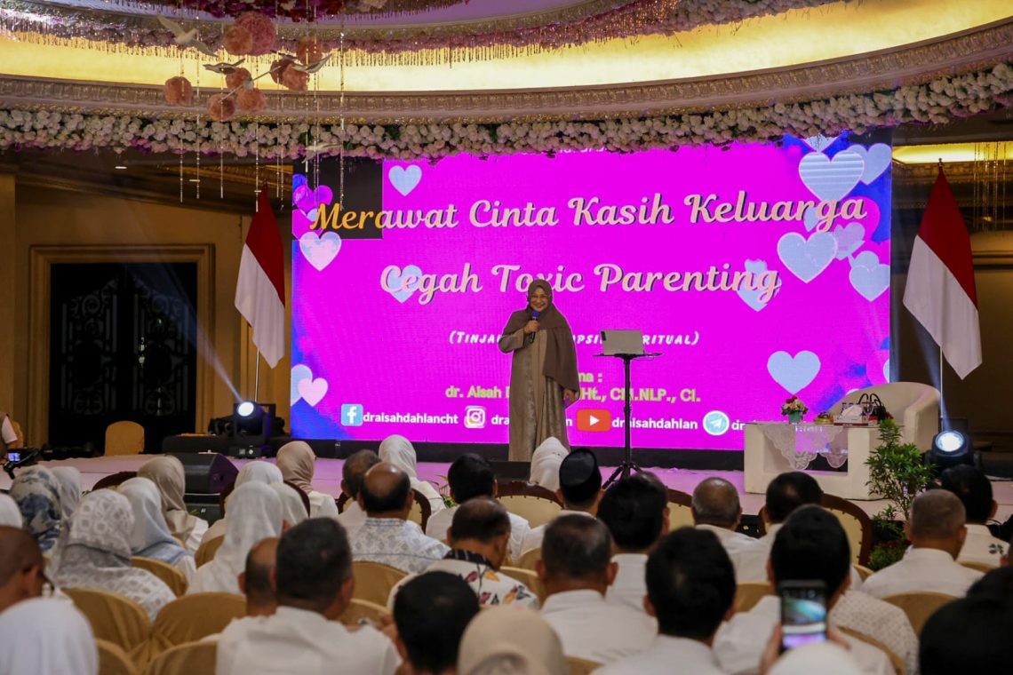 Turunkan Angka Perceraian, Aisah Dahlan Ajak ASN Surabaya Introspeksi Hubungan 1 Aisah Dahlan