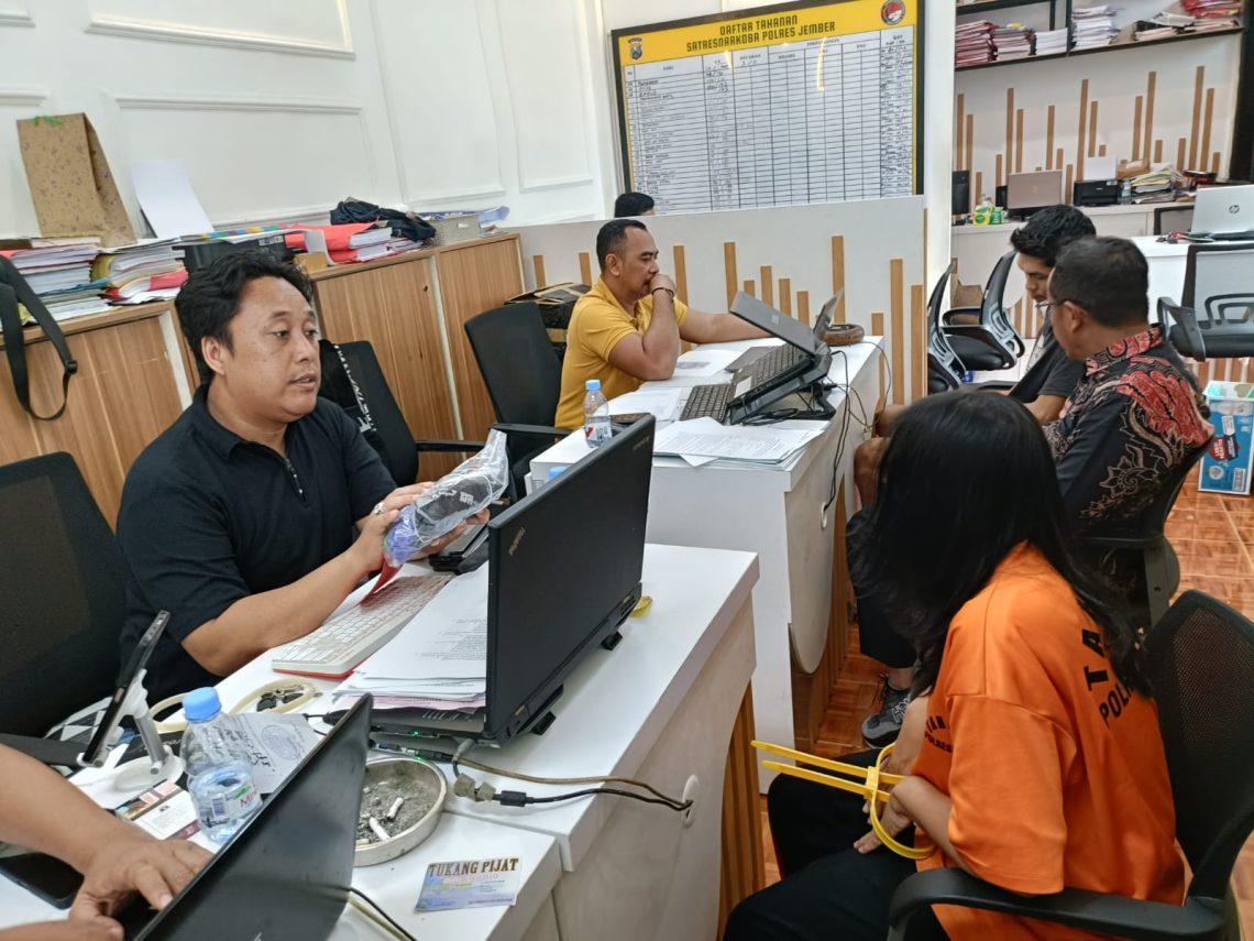 Sekeluarga di Jember Terjerat Bisnis Gelap Sabu