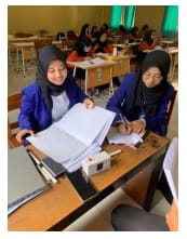Mahasiswa UM Kenalkan 'CheLi' Sebagai Inovasi Pembelajaran Kimia di SMAN 1 Tulungagung 3 cheli