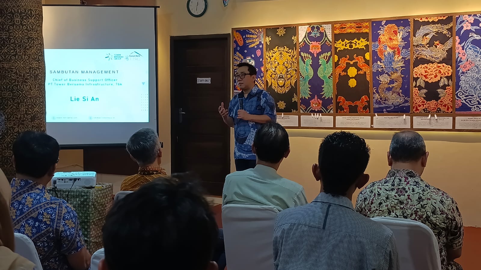 Dwi Lindawati, Wartawan Tugujatim.id Jadi Peserta Terbaik Journalism Fellowship on CSR 2025 Batch II 6 Dwi Lindawati