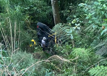 Jeep turun dari Bromo masuk jurang